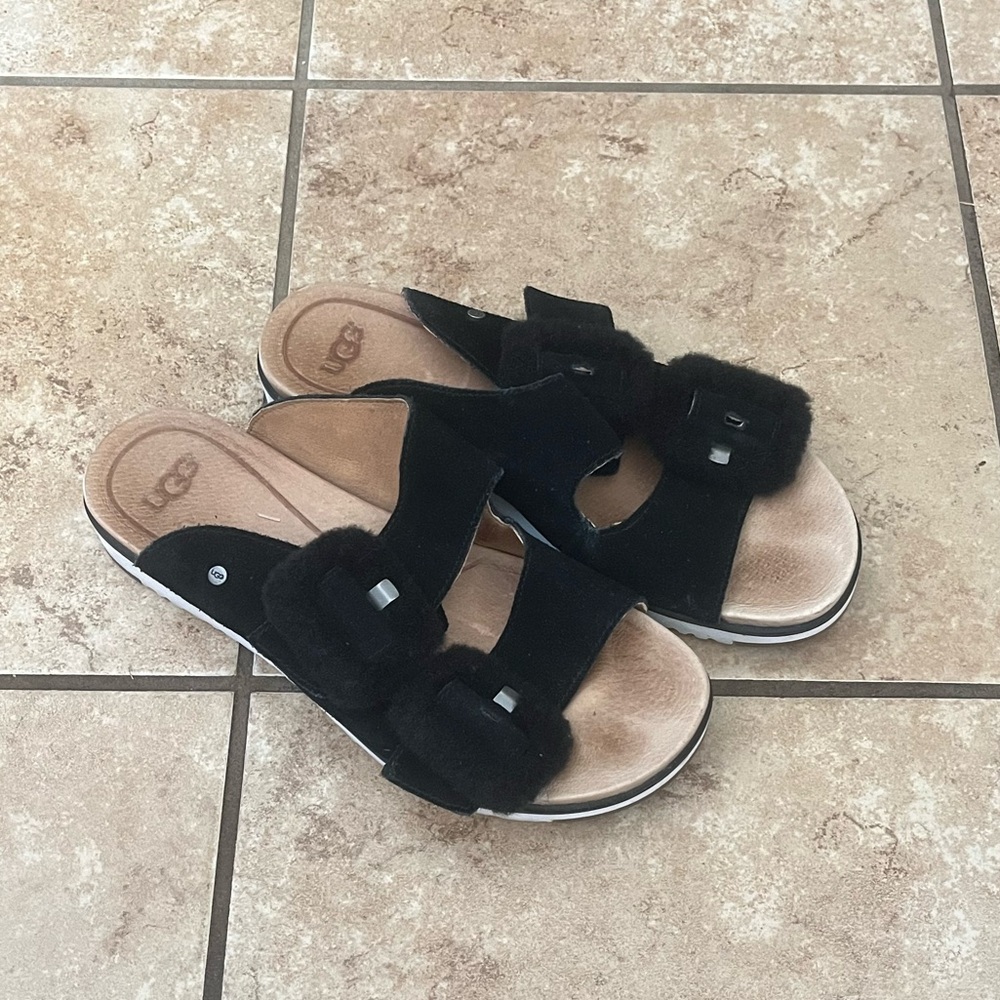 UGG Slide Sandals - 8